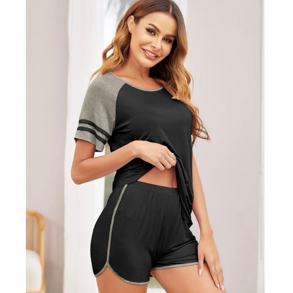 Ekouaer Sleep/Lounge Set -Soft Tshirt & Shorts Pajamas - Sz Large - Black/Gray